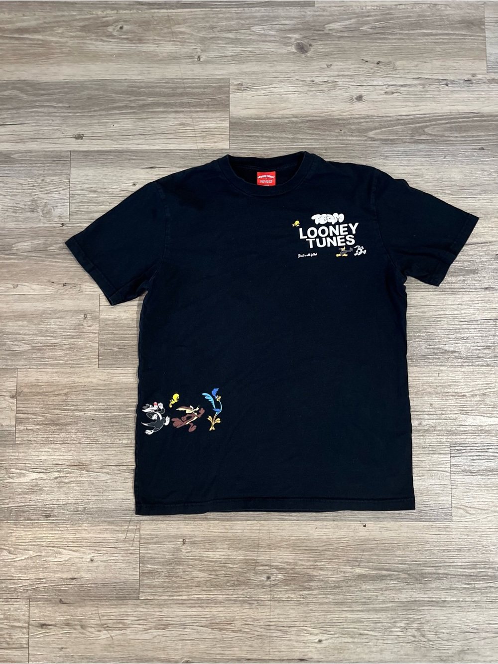 Looney Tunes collaboration with Shoepalace Black Size Large